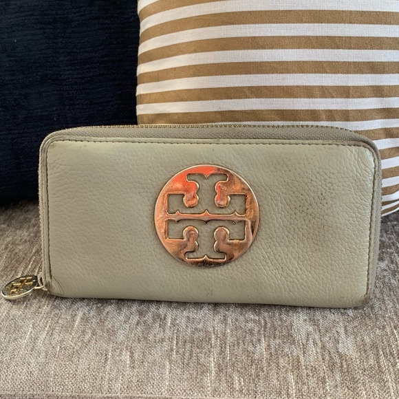 Tory Burch Handbags - Tory Burch Gray Zip Up Accordion Wallet